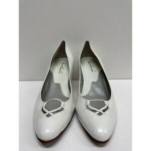 Gloria Vanderbilt vintage women size 7.5 M white leather  shoes